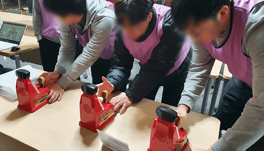 팀빌딩 방탈출 진행 사진 5