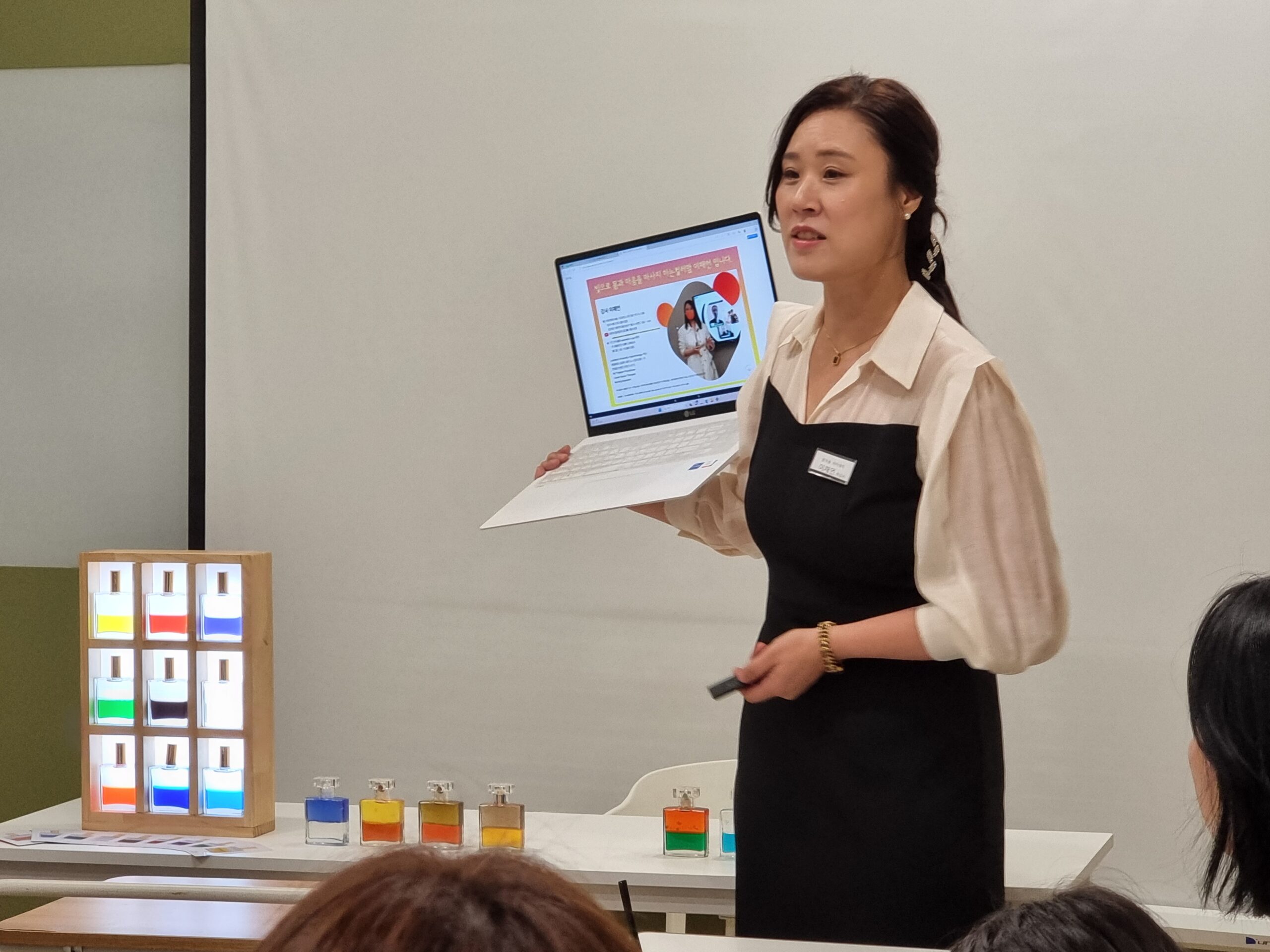 컬러 힐링 레슨 진행 사진 5