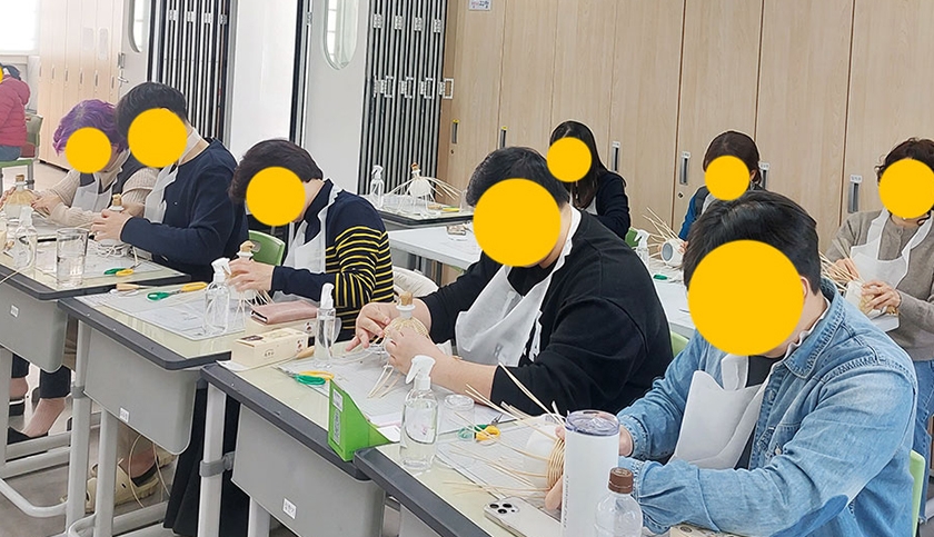 라탄 스탠드(무드등) 프로그램 (힐링공예/소통/화합/역량강화/팀빌딩/워크샵) 진행 사진 3