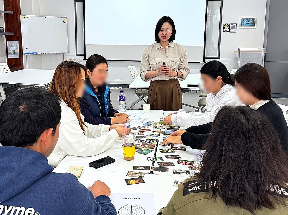 번아웃과 스트레스 관리를 위한 회복탄력성 프로그램 진행 사진 5