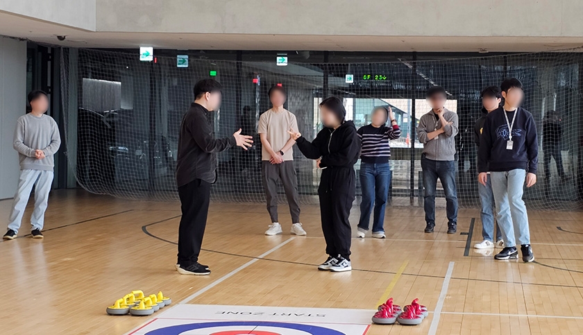 협동 실내 컬링 진행 사진 7