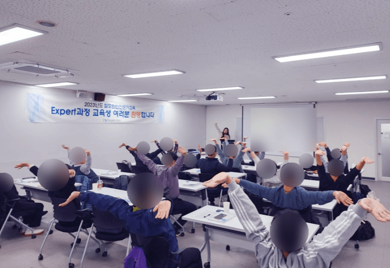 스트레스 관리와 오피스 스트레칭 진행 사진 1