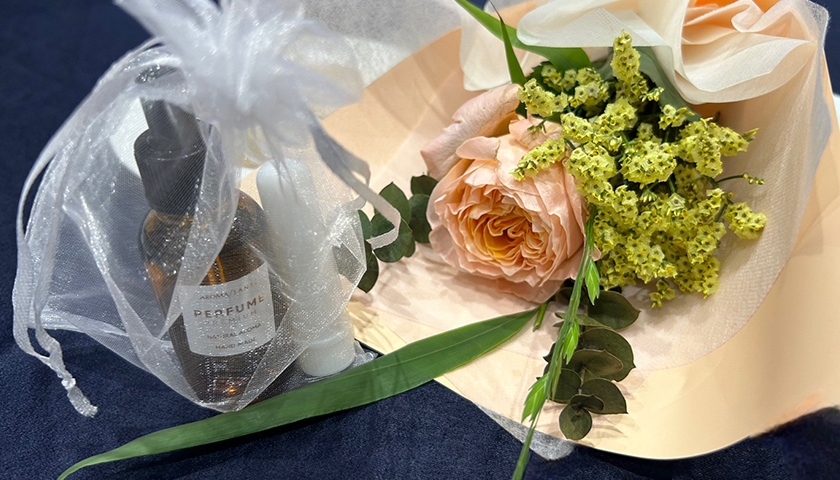 혈액순환 세럼과 혈점 마사지 진행 사진 1