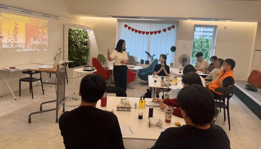 아로마 필로우 미스트와 릴렉싱 마사지 진행 사진 1