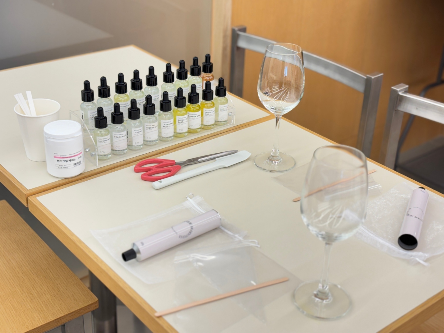 오감 리프레시, 와인 아로마 테이스팅 & 핸드크림 만들기 진행 사진 4