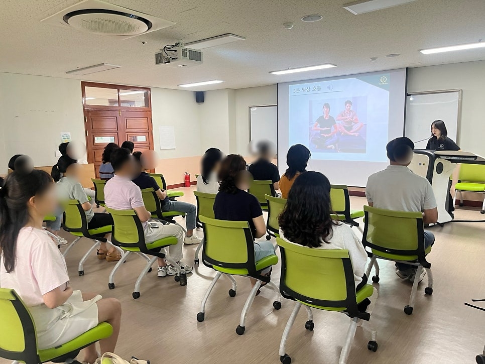 지친 현대인을 위한 스트레스 해소, 오피스 멘탈케어 명상워크숍 진행 사진 5