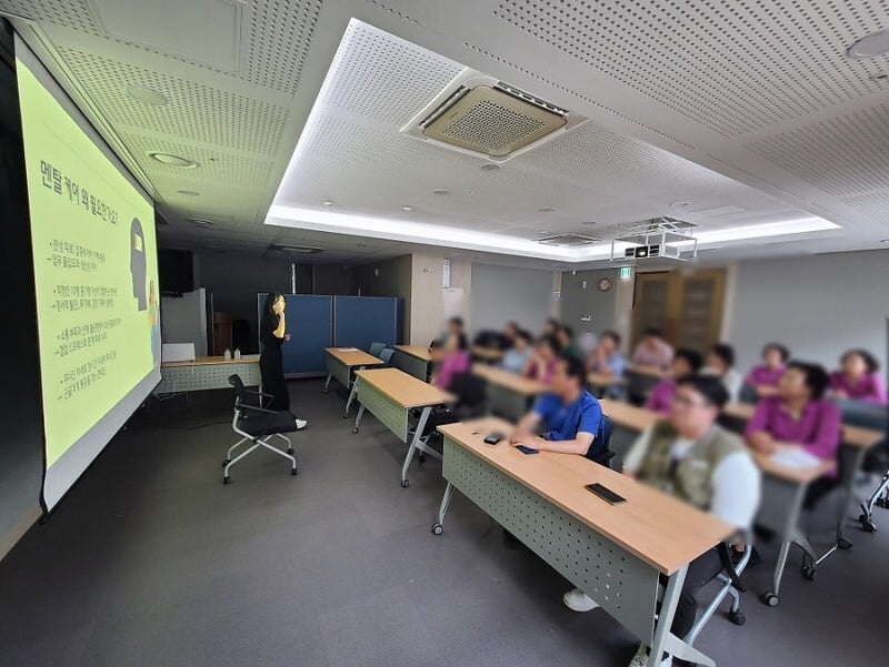 지친 현대인을 위한 스트레스 해소, 오피스 멘탈케어 명상워크숍 진행 사진 7