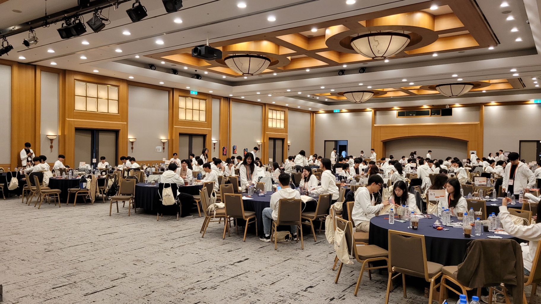 '워드 챌린지' 워크샵을 시작합니다.