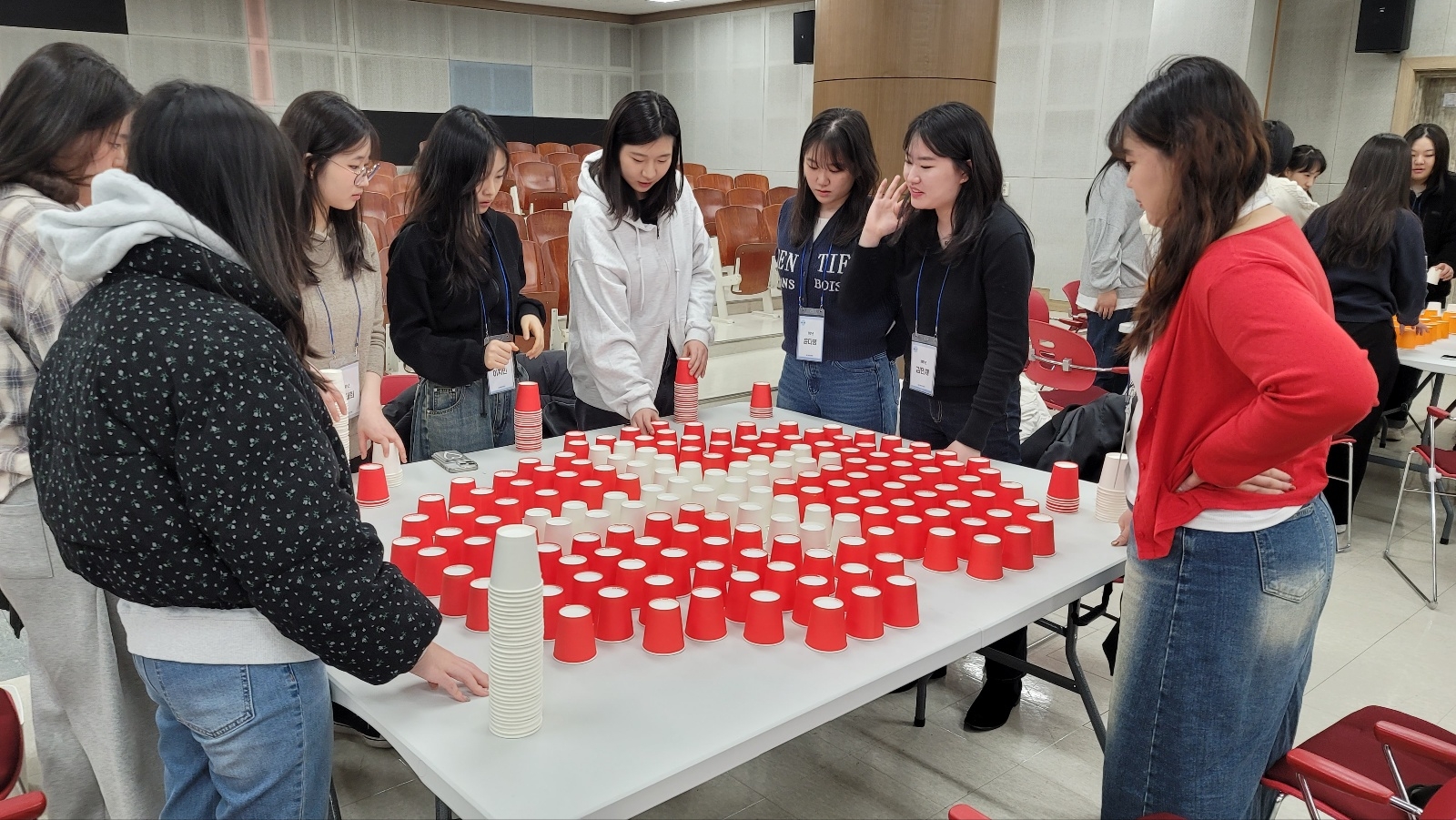 비전 컵 디자인을 시작합니다.