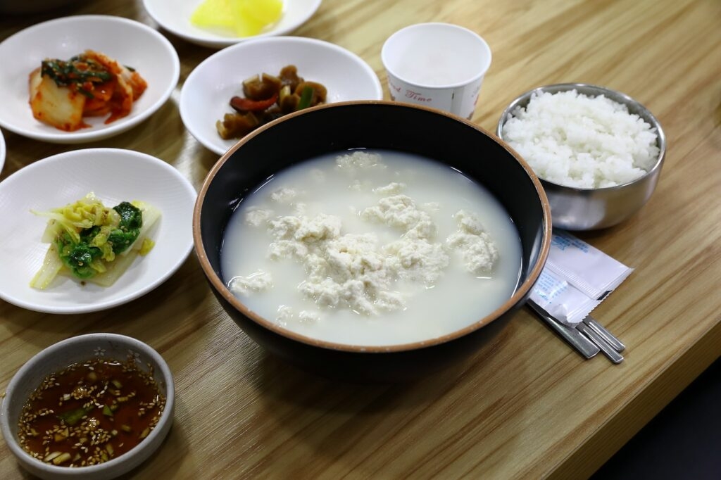 출처: 강릉짬뽕순두부 강릉본점 아침 식사를 마친 뒤, 첫날 팀빌딩 활동을 했던 카리브홀로 모여 ‘번아웃의 이해와 행복 관리‘ 교육을 들었어요. 출처: 강릉짬뽕순두부 강릉본점 아침 식사를 마친 뒤, 첫날 팀빌딩 활동을 했던 카리브홀로 모여 ‘번아웃의 이해와 행복 관리‘ 교육을 들었어요.