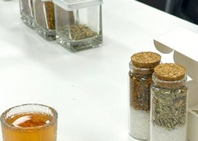 티 테이스팅과 족욕 솔트