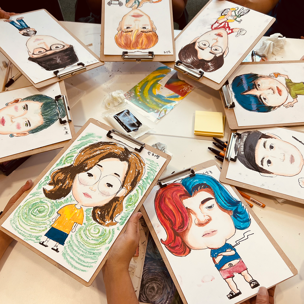 동료를 관찰하는 시간 릴레이 초상화 | 이너트립